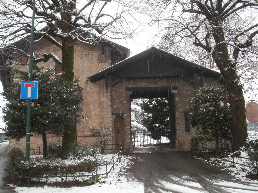 Albergo Villa & Roma Pallazzolo sullʼOglio Екстериор снимка